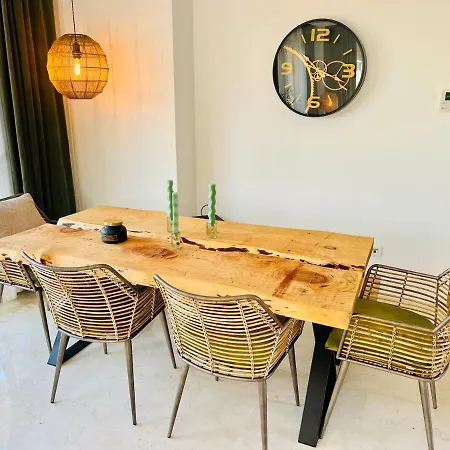 Penthouse Au Calme Avec Vue Nature Environnante Et Tres Grandes Terrasses Apartmán