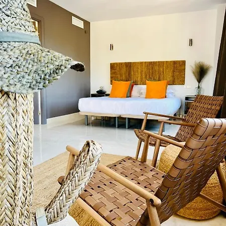 Penthouse Au Calme Avec Vue Nature Environnante Et Tres Grandes Terrasses Marbella