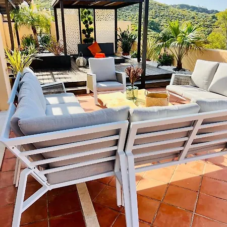 Penthouse Au Calme Avec Vue Nature Environnante Et Tres Grandes Terrasses