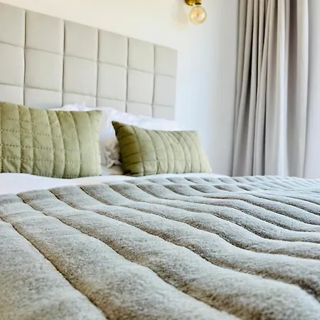 Penthouse Au Calme Avec Vue Nature Environnante Et Tres Grandes Terrasses Apartmán *