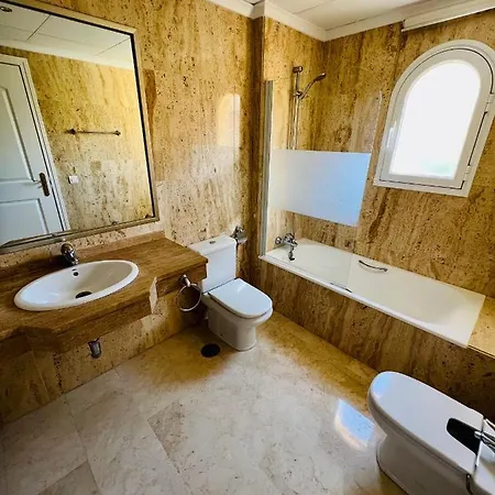 Appartement Penthouse Au Calme Avec Vue Nature Environnante Et Tres Grandes Terrasses