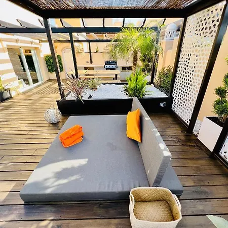 Penthouse Au Calme Avec Vue Nature Environnante Et Tres Grandes Terrasses