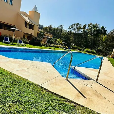 Apartment Penthouse Au Calme Avec Vue Nature Environnante Et Tres Grandes Terrasses Marbella