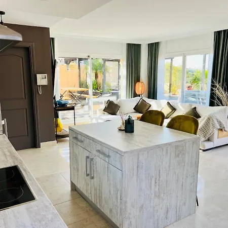 Penthouse Au Calme Avec Vue Nature Environnante Et Tres Grandes Terrasses Apartment